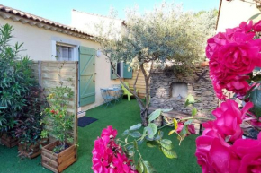 Gîte de L'Olivier, classé, climatisé, jardin avec parking gratuit devant le logement et à 5 minutes du centre-ville à pied